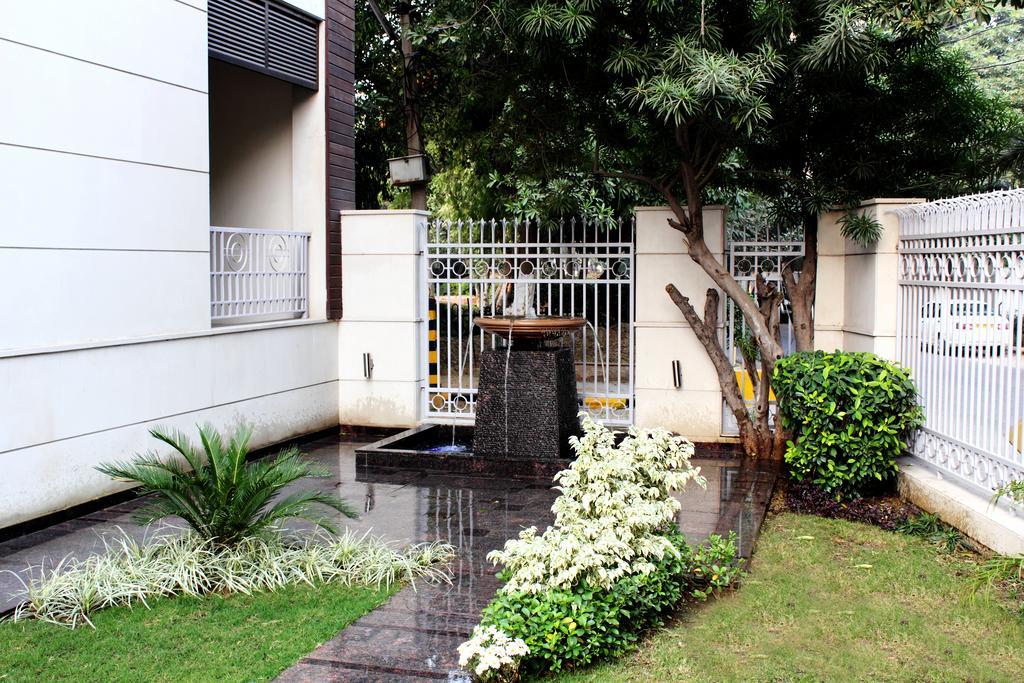Stately Suites Mg Road Gurgaon Buitenkant foto